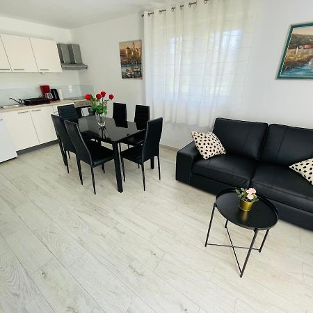 טרוגיר Apartment Paulina מראה חיצוני תמונה