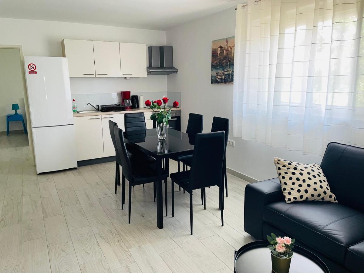 טרוגיר Apartment Paulina מראה חיצוני תמונה
